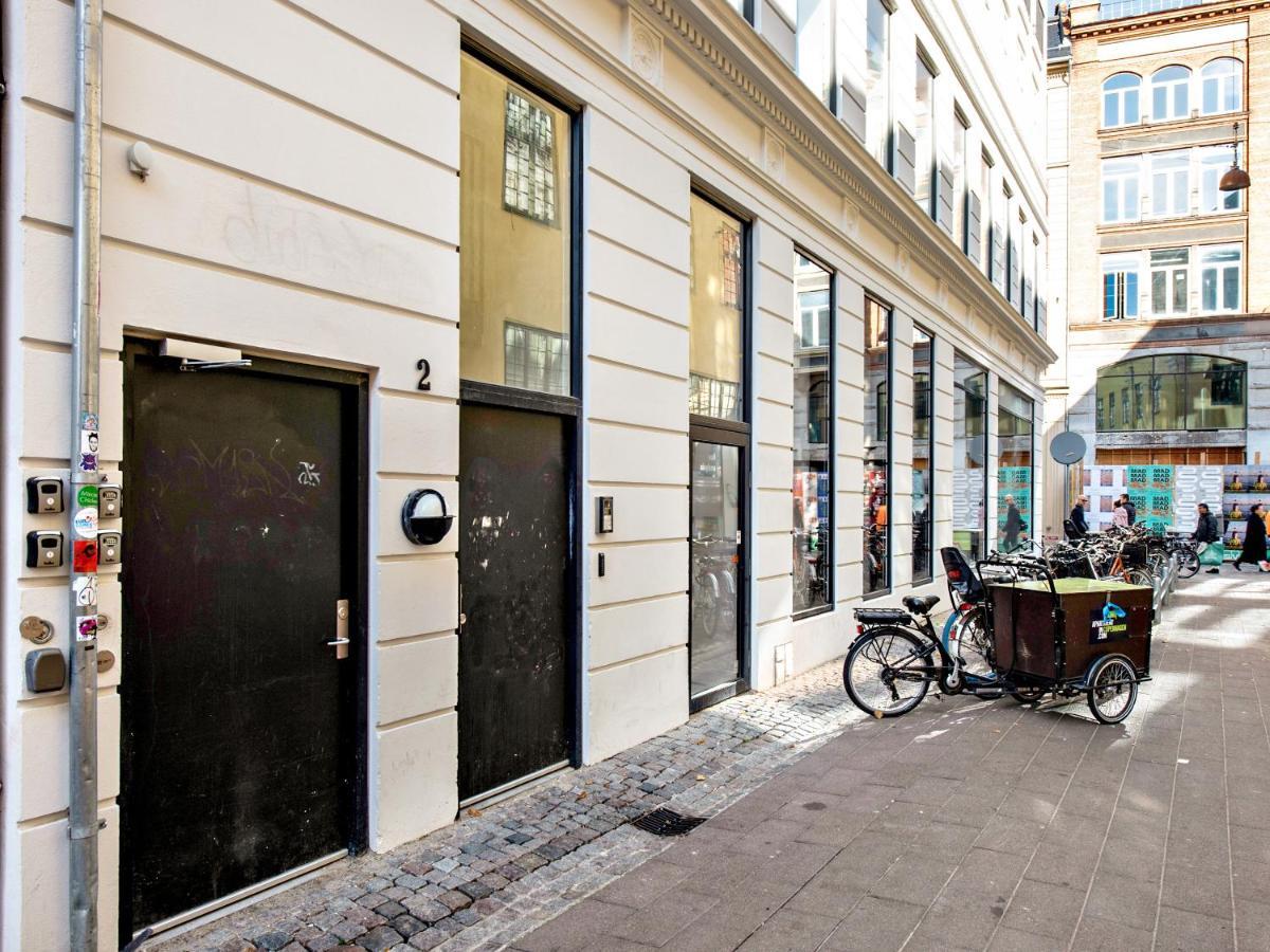 Sanders Leaves - Chic Three-Bedroom Apartment In Downtown Kopenhaga Zewnętrze zdjęcie