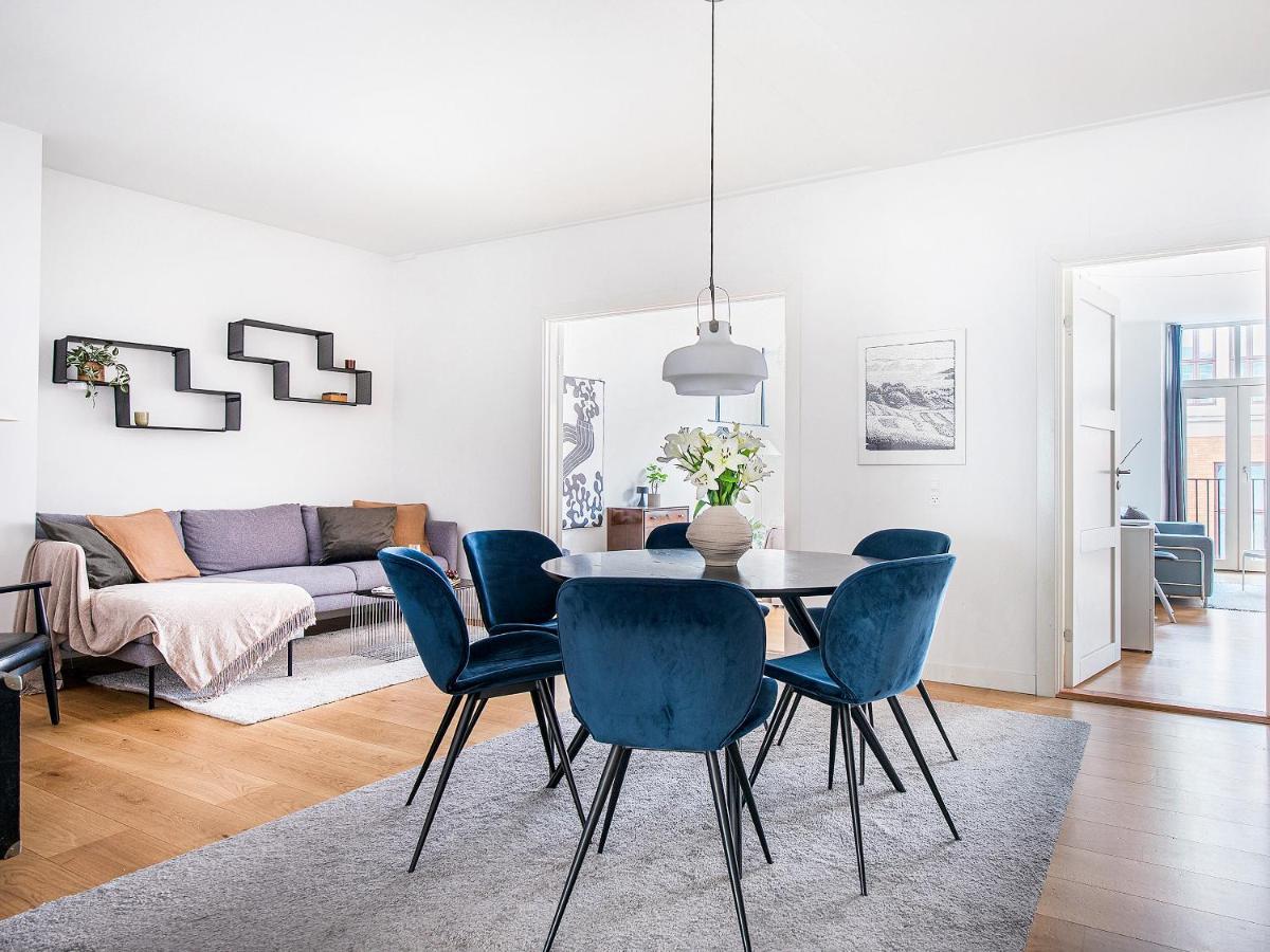 Sanders Leaves - Chic Three-Bedroom Apartment In Downtown Kopenhaga Zewnętrze zdjęcie