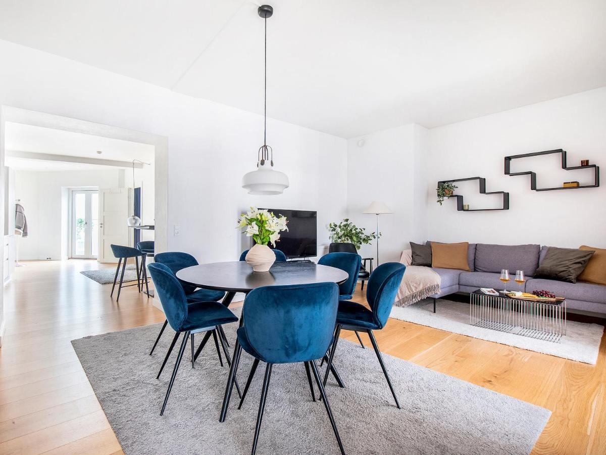 Sanders Leaves - Chic Three-Bedroom Apartment In Downtown Kopenhaga Zewnętrze zdjęcie