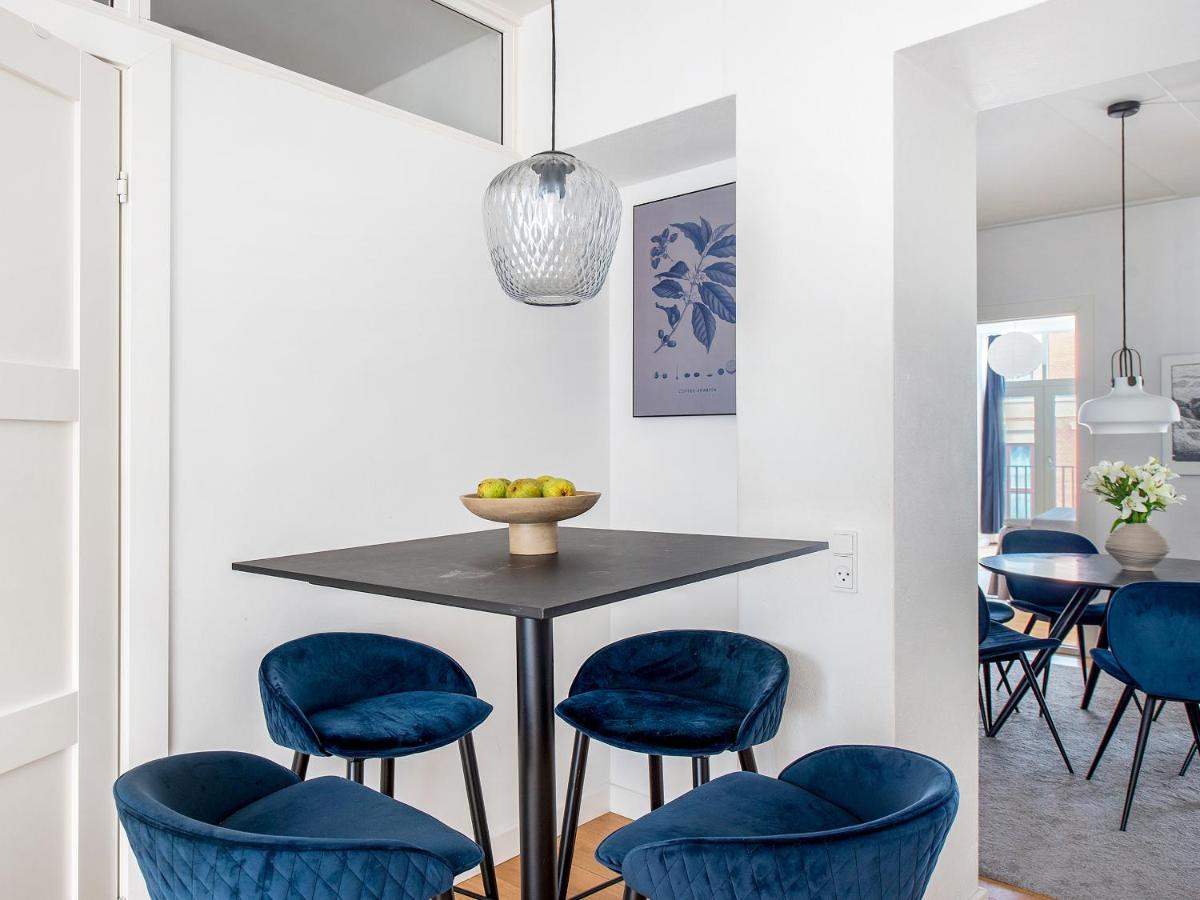 Sanders Leaves - Chic Three-Bedroom Apartment In Downtown Kopenhaga Zewnętrze zdjęcie